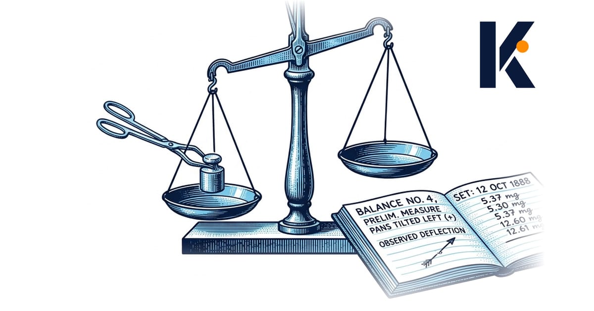 Balance de précision en laiton, poids posé avec brucelles, carnet de mesures annoté - gravure naturaliste 19e.