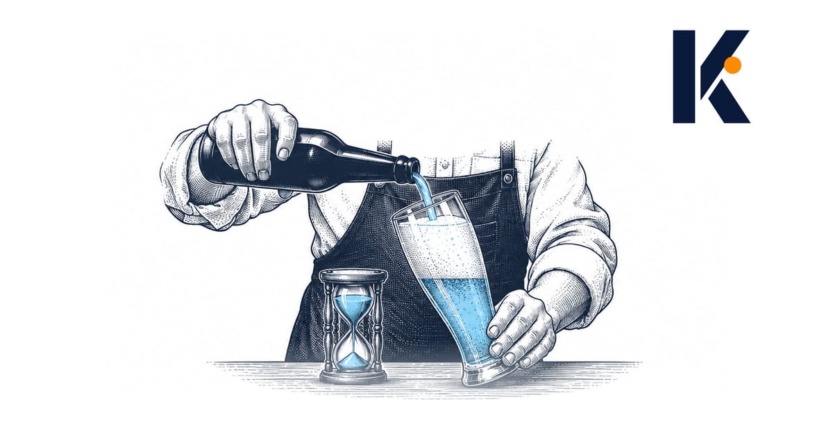Versement en deux temps, les mains du barman et la mousse en couches - l'attente dessinée comme une étape du geste.